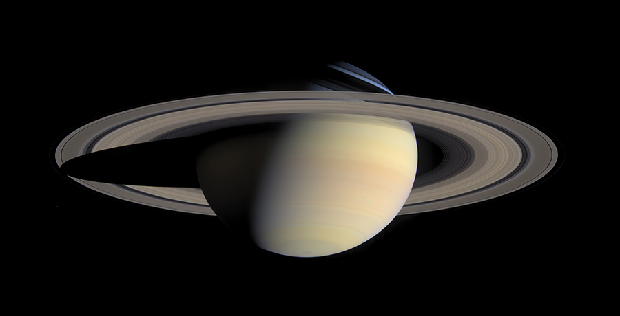Изображение Сатурна в натуральных цветах, полученное из серии снимков с космического аппарата «Кассини-Гюйгенс» (NASA, JPL, Space Science Institute)